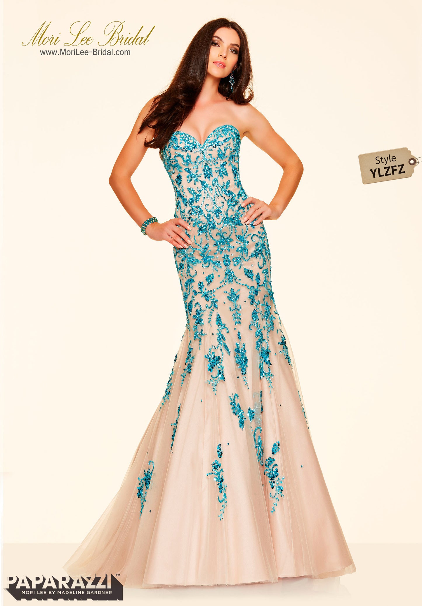 Vestido con lentejuelas brillantes de la Colección Paparazzi de Mori Lee Bridal Este vestido sin mangas tiene un detalle de recorte en la parte superior. YLZFZ*