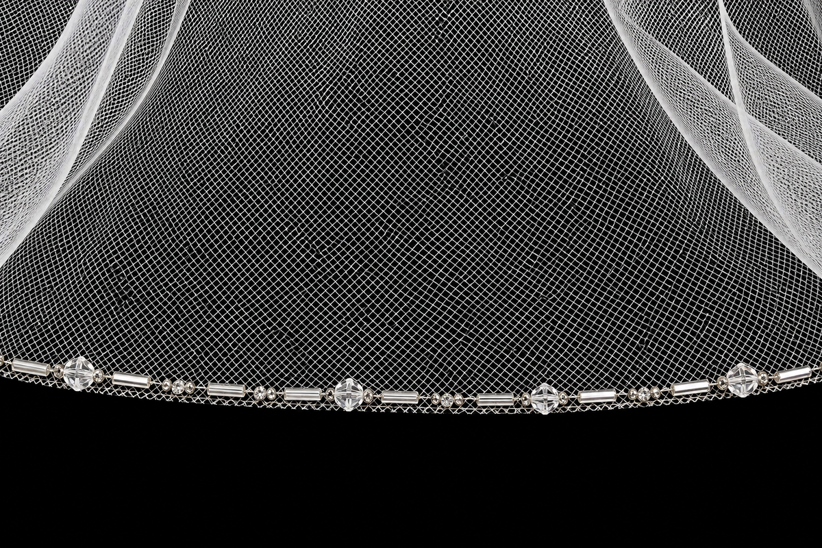 VELO CORTO CAPA DOBLE CON PEDRERIA