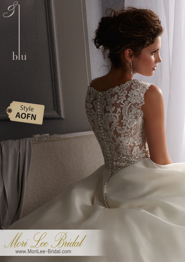 Vestido de novia en organza, el corpiño ajustado con diseño de encaje en la parte posterior hace alarde de las curvas del cuerpo que te hará lucir increíble. Una falda larga con falda princesa, con una cola encantadora. AOFN*