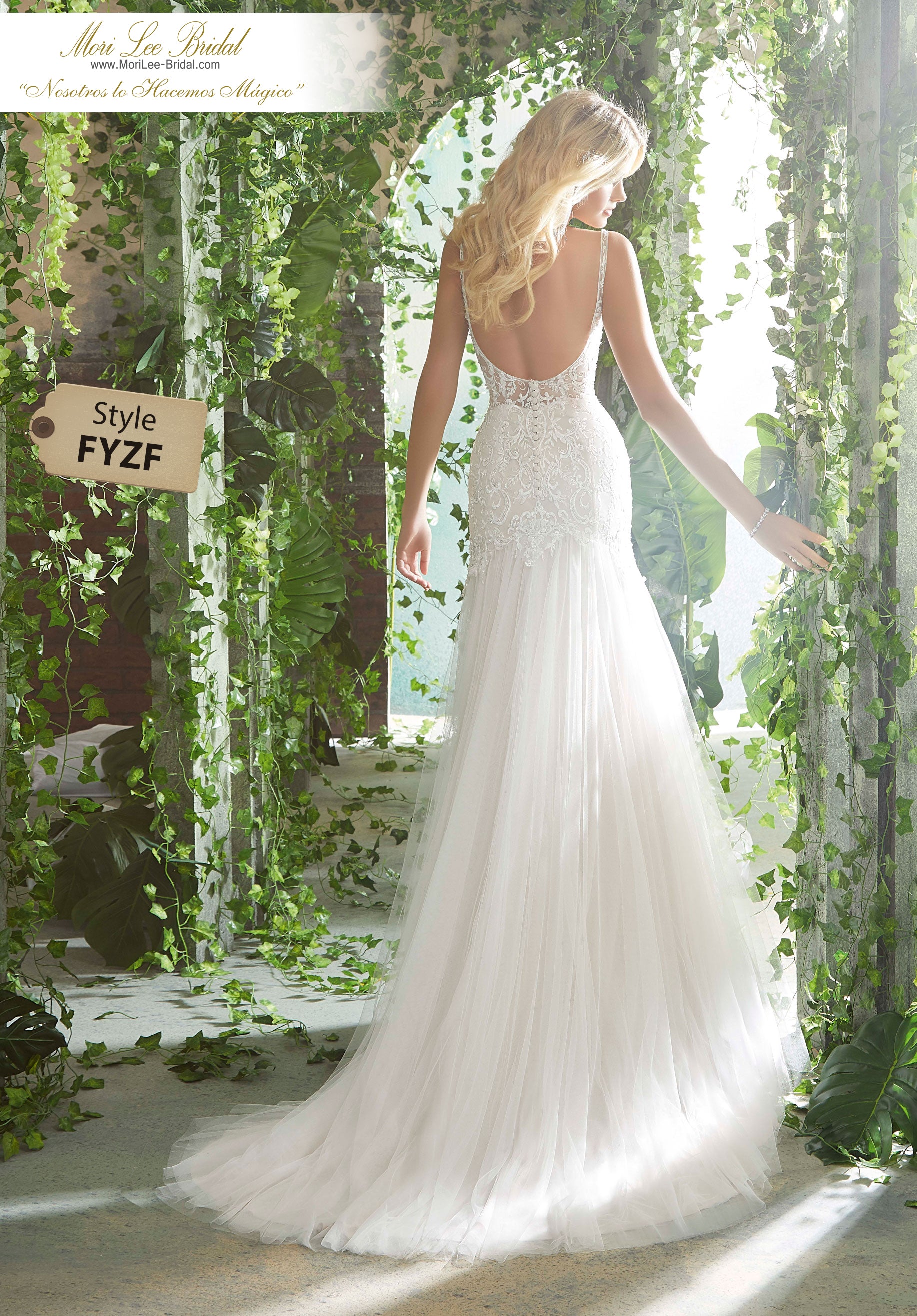 Vestido de novia Peterina tiene un bordado de cuentas de cristal en un vestido de corte sirena confeccionado en tu inglés, suave con lados transparentes y parte trasera. FYZF*
